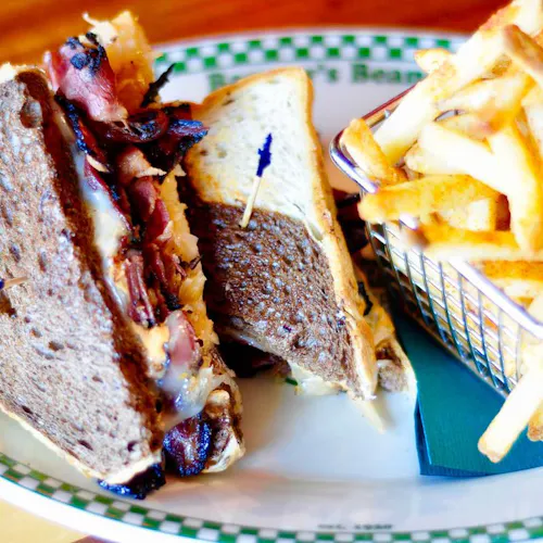 Barney's Beanery Santa Monica