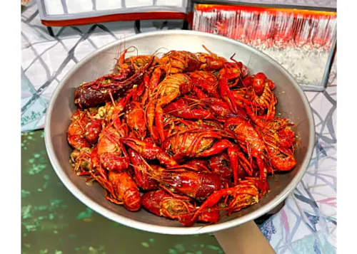 Photo 1 of 4: Crawlins Seafood