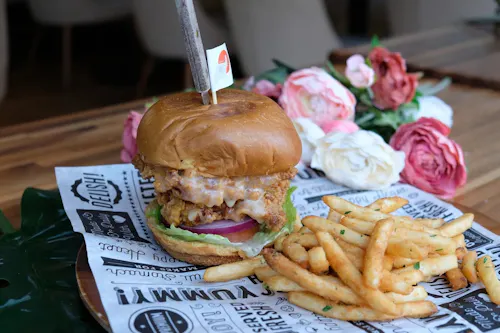 Lapisara Eatery
