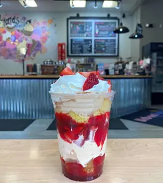 Photo 1 of 4: Urban Swirl & Scoop