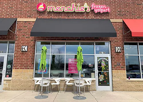Menchie's Frozen Yogurt - Hall Rd