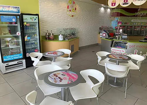 Menchie's Frozen Yogurt - Hall Rd