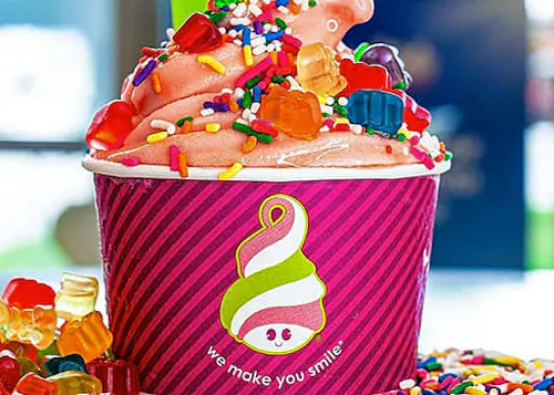 Menchie's Frozen Yogurt - Hall Rd