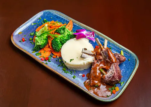 Radix Restaurant & Lounge