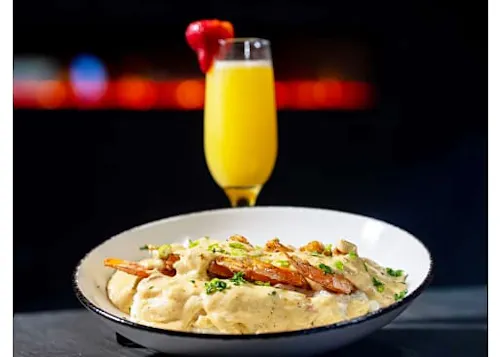 Quad Houston Restaurant & Sports Lounge