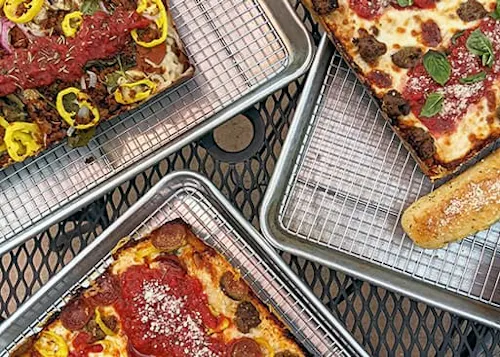 Photo 1 of 4: Pizzeria Futuro