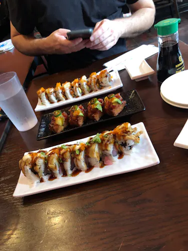 Mon Roll House Sushi