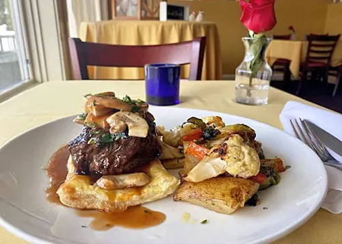 Photo 1 of 4: Sal e Pepe Contemporary Italian Bistro