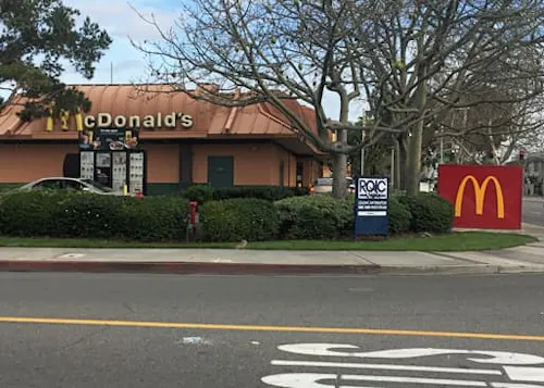 McDonald's - E 1st St