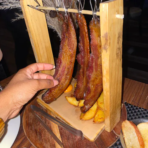 Q’tal Bar & Grill