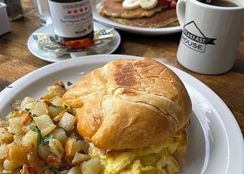 Breakfast House & Coffee Bar Wrigleyville