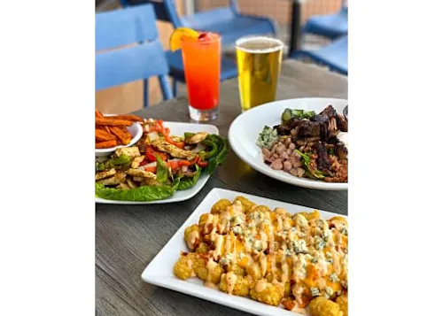Lakeside Bar and Grill