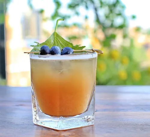 LEAF Bar & Lounge