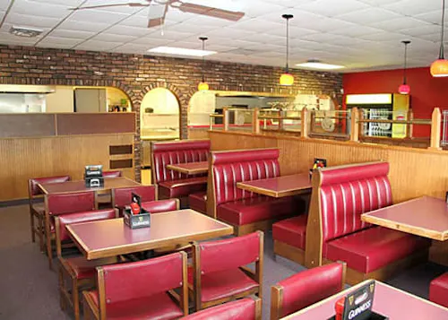 Tomatoe's Pizza & Sports Bar