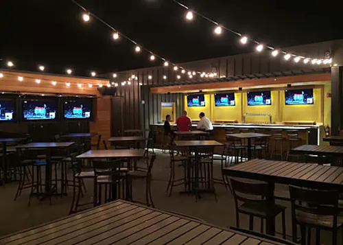 Photo 1 of 4: Creatwood Tavern & Rooftop