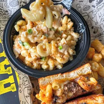 Photo 1 of 4: i heart mac and cheese