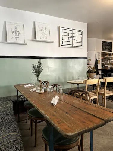 Simple Cafe & Restaurant