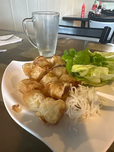 Photo 1 of 4: Little Saigon Restaurant